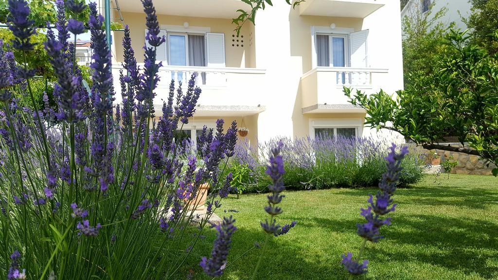 Apartment Branka Banjol Exterior photo